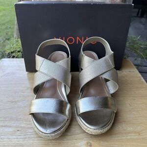 Vince Camuto Tulum Ainsleigh Slip‎ On Sandals Espadrilles Womens Size 6M Gold